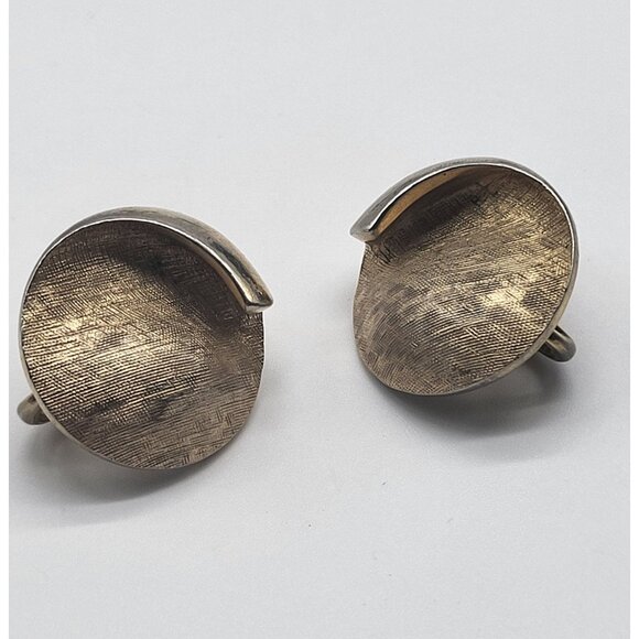 Vintage Crown Trifari Brushed Shiny Gold Tone Swirl Clip Earrings Classic - Picture 2 of 8